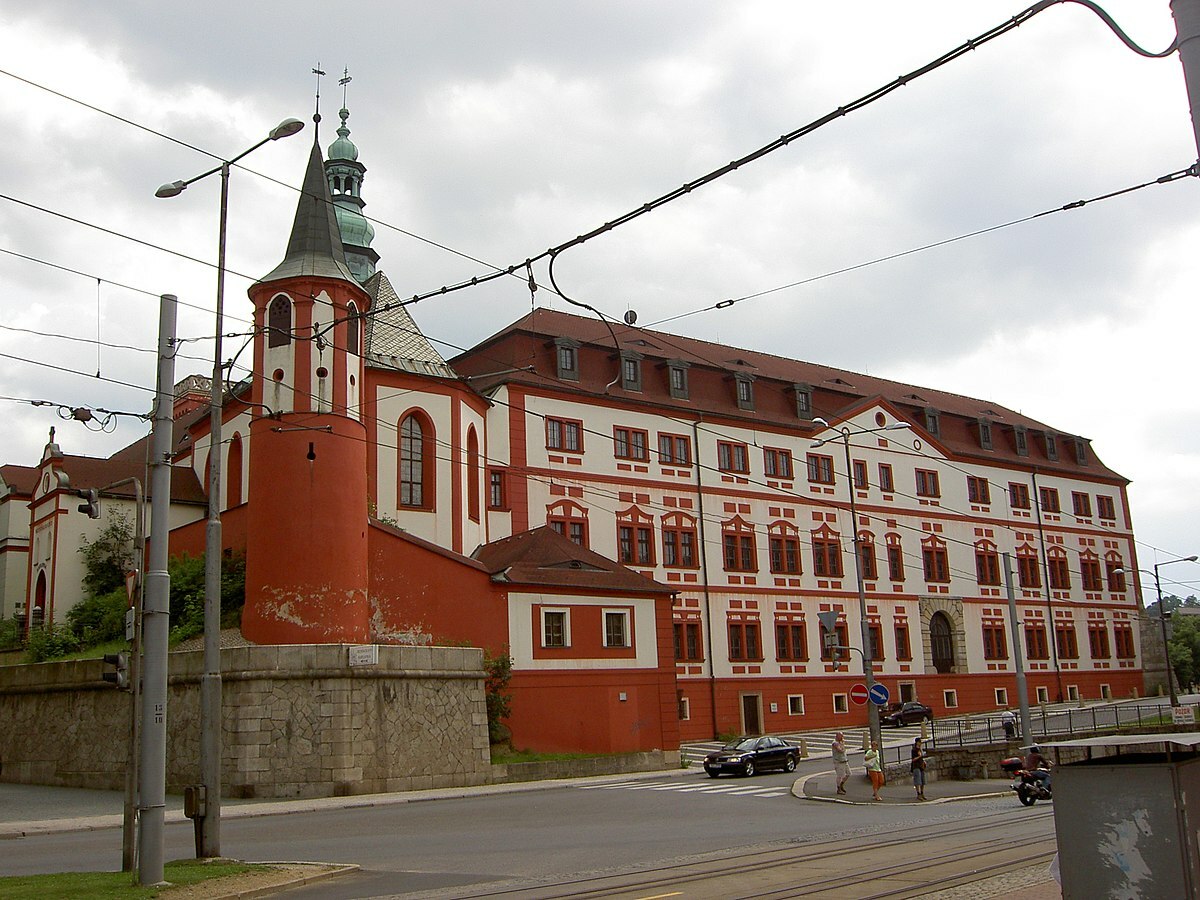 1200px Zamek liberec